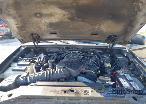 2005 Ford Explorer Sport Trac Adrenalin/Xls/Xlt z USA, uszkodzony, nr VIN 1FMZU77K15UB02382